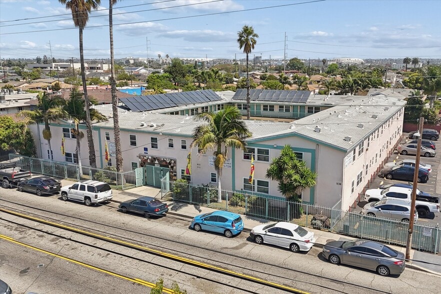 Primary Photo Of 10600 S Inglewood Ave, Inglewood Apartments For Sale