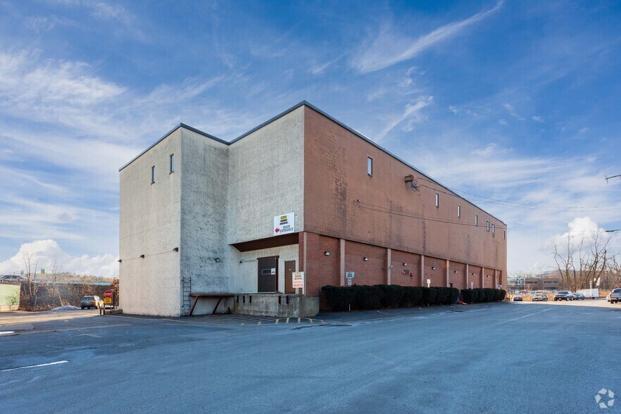 More Photos Of 40 Franklin St, Needham General Retail For Sale