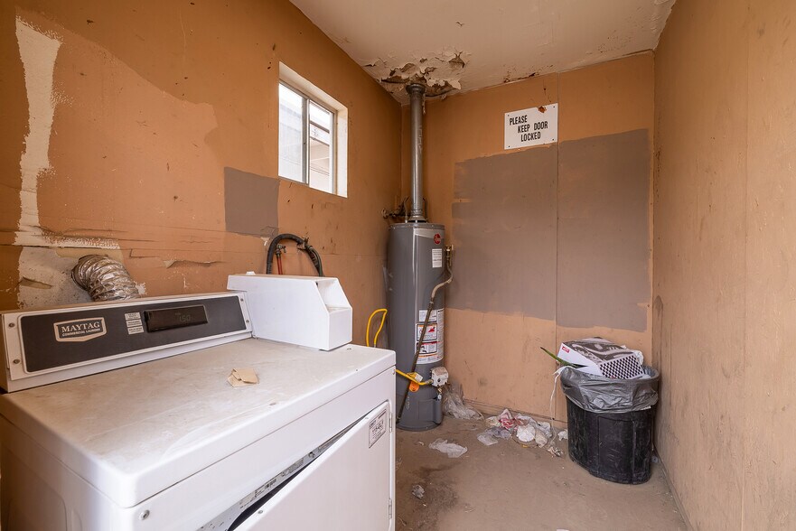 More Photos Of 2002-2010 N 50th St, Phoenix Apartments For Sale