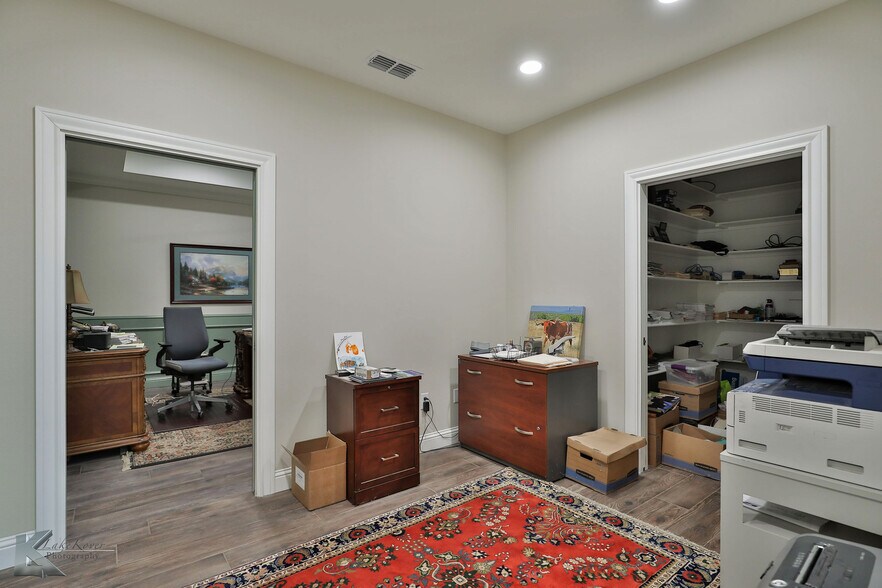 More Photos Of 2150 Industrial Blvd, Abilene Office For Sale