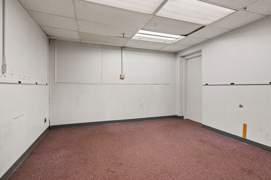 More Photos Of 1430 N Second St, Wisconsin Rapids Manufacturing For Lease