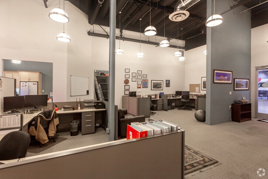 More Photos Of 521 Charcot Ave, San Jose Showroom For Lease