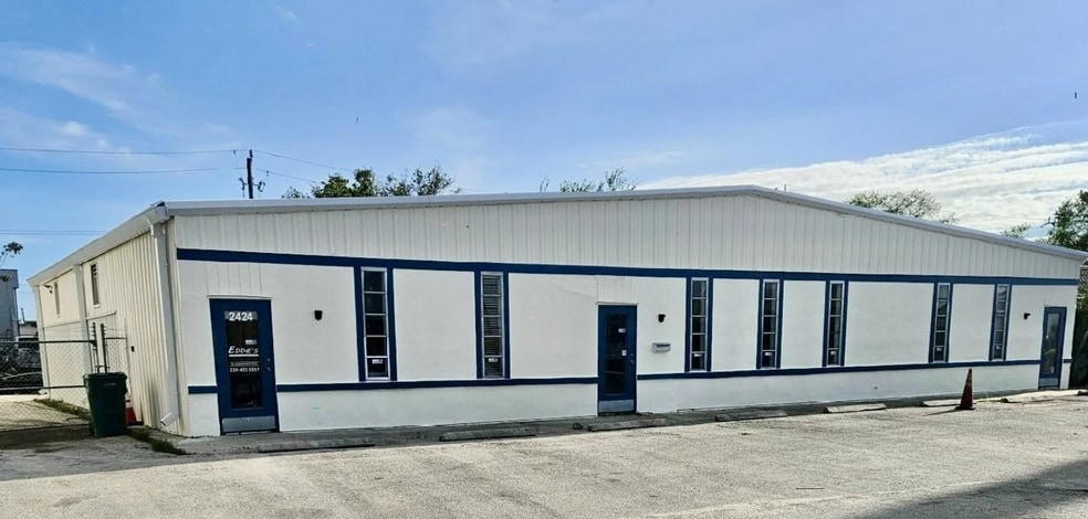 Primary Photo Of 2416-2424 Kirkwood Ave, Naples Distribution For Lease