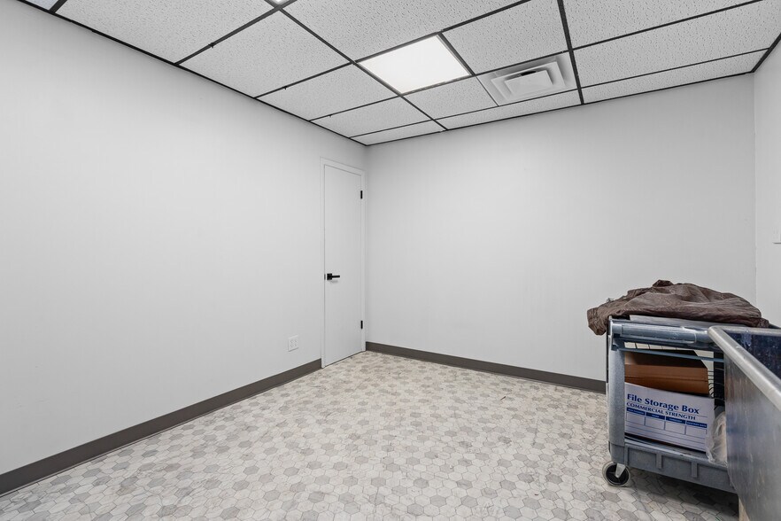 More Photos Of 100 N 11th St, Van Buren Warehouse For Sale