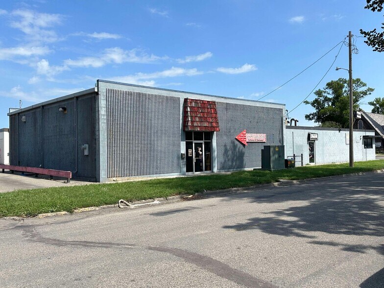 Primary Photo Of 788 2nd Ave S, Moorhead General Retail For Sale