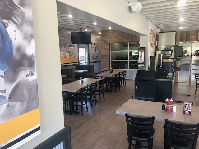 More Photos Of 316 W 6th St, Junction City Restaurant For Sale