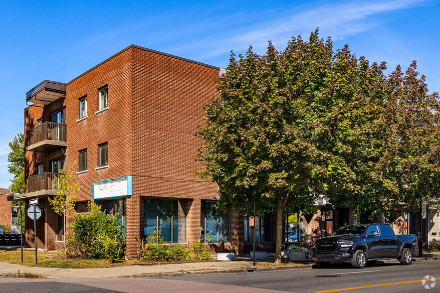 Primary Photo Of 8477 Rue Hochelaga, Montréal Office For Lease