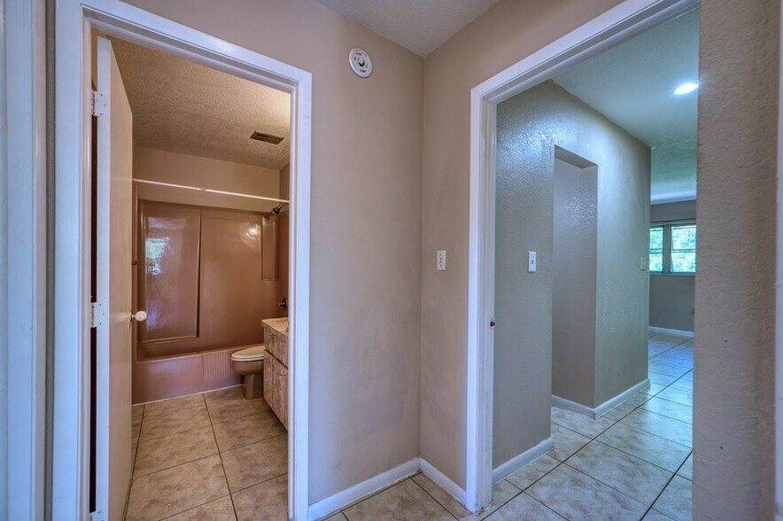 More Photos Of 25038 Harborview Rd, Port Charlotte Apartments For Sale