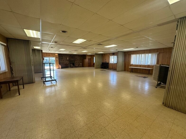 More Photos Of 111 Wellsville St, Bolivar Religious Facility For Sale