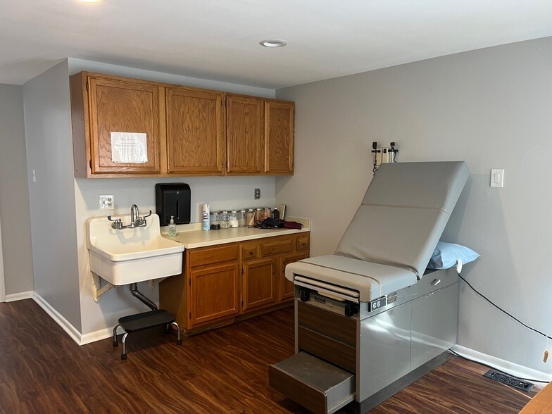 More Photos Of 3 Brendenwood Dr, Voorhees Medical For Sale