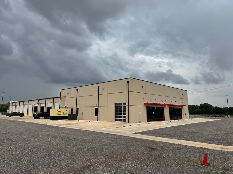 More Photos Of 2417 E I 240 Service Rd, Oklahoma City Industrial For Sale
