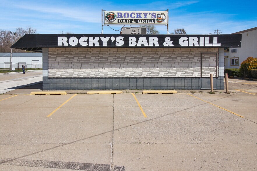 More Photos Of 1420 W Jackson St, Macomb Restaurant For Sale