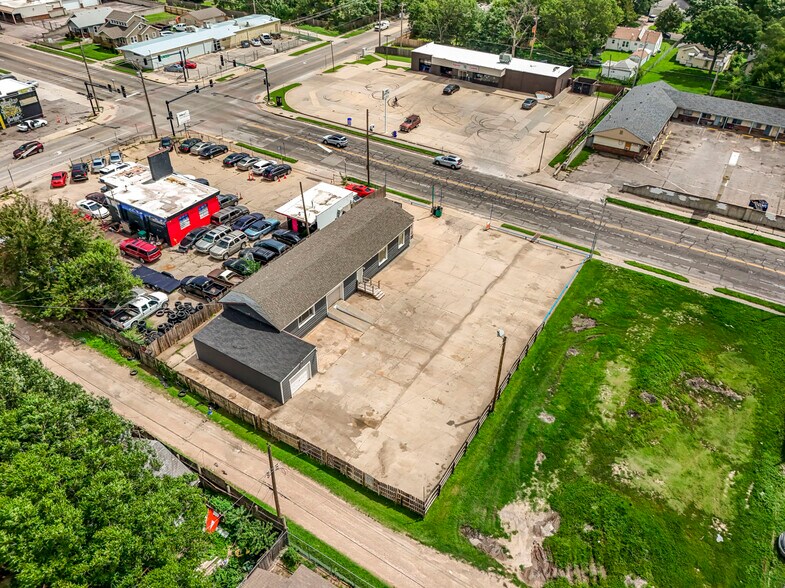 More Photos Of 2013 S Broadway St, Wichita Auto Dealership For Sale