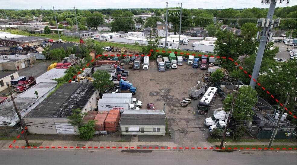 More Photos Of 138 E 11th Ave, Roselle Distribution For Lease