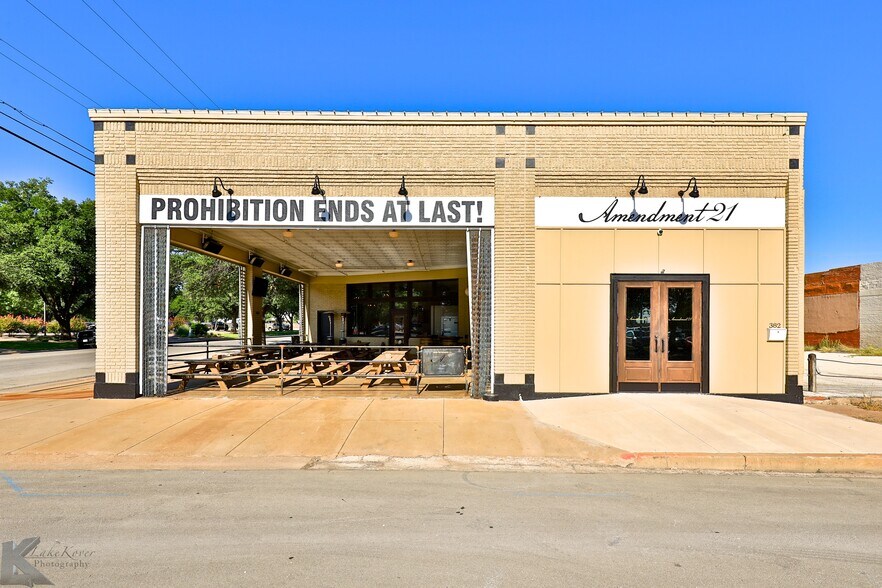 Primary Photo Of 382 Chestnut St, Abilene Bar For Sale
