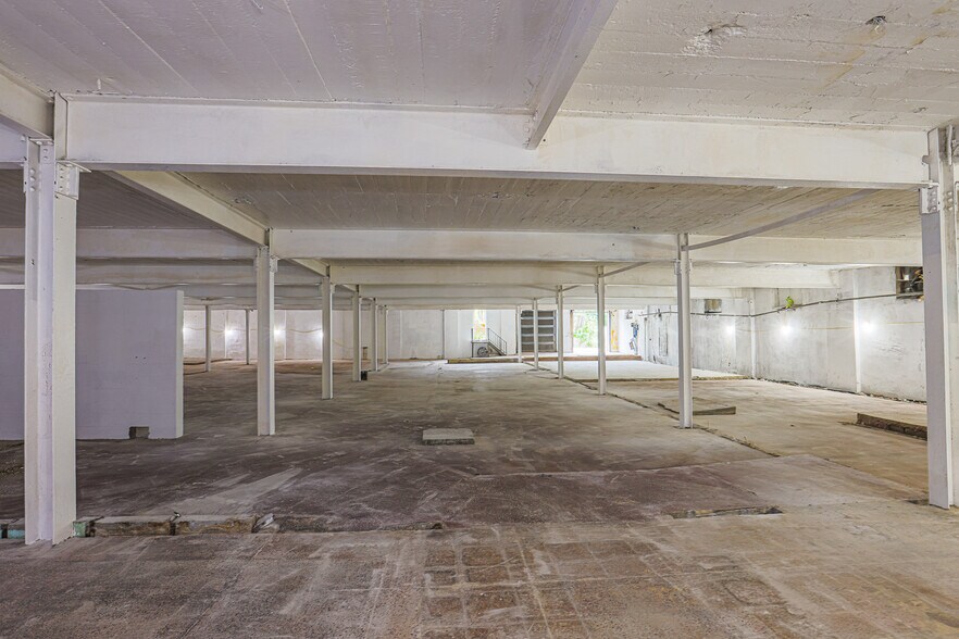 More Photos Of 6809 Belair Rd, Baltimore Freestanding For Lease