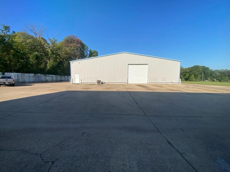 More Photos Of 2727 Standard Oil Rd, Shreveport Warehouse For Sale