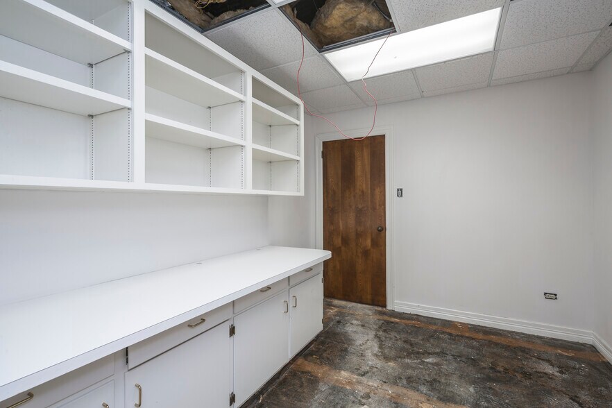 More Photos Of 1807 Tower Dr, Monroe Office For Sale