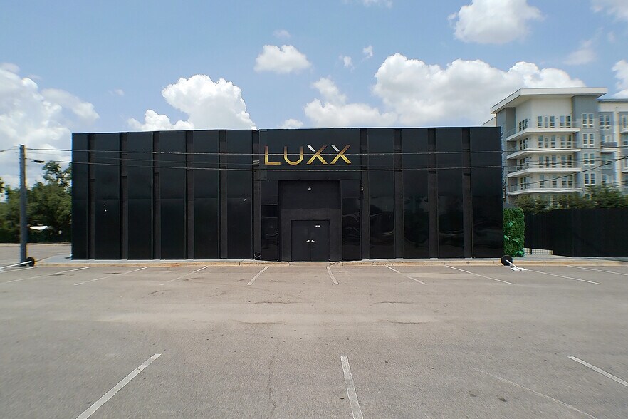 More Photos Of 5002 Washington Ave, Houston Bar For Lease