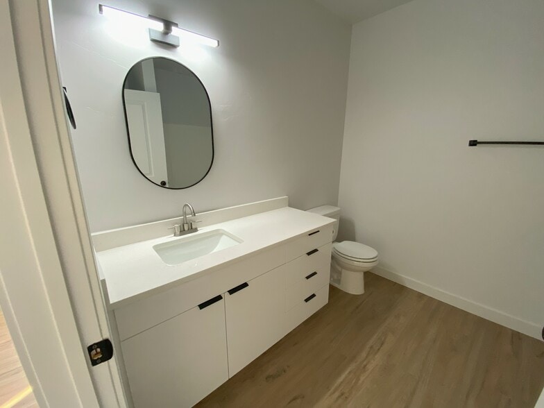 More Photos Of 404 E 5600 S, Salt Lake City Apartments For Sale