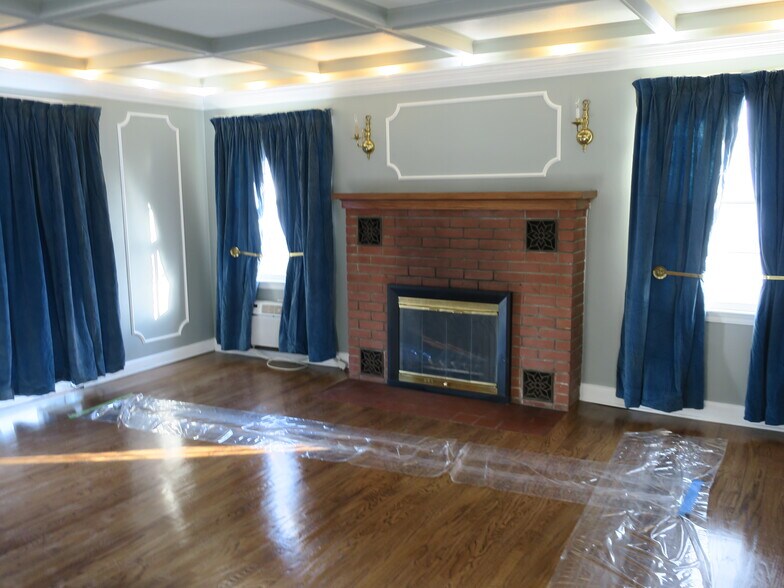 More Photos Of 529 Route 17M, Middletown Storefront Retail Residential For Sale