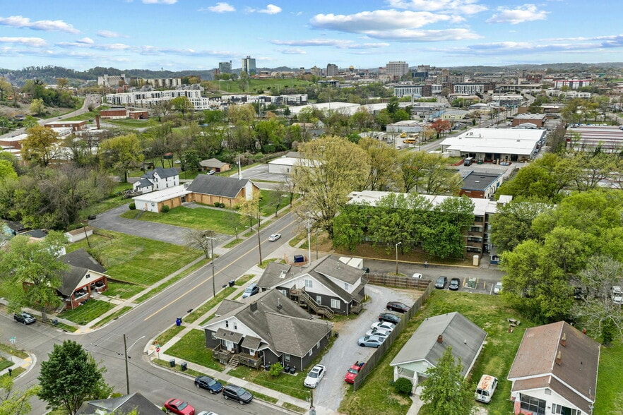 Primary Photo Of 1923-1925 McCalla Ave, Knoxville Apartments For Sale