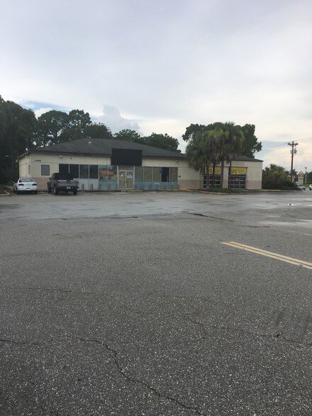 More Photos Of 14993 N Cleveland Ave, North Fort Myers Convenience Store For Sale