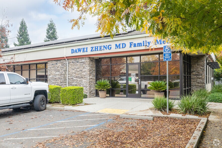 More Photos Of 8701 Center Pky, Sacramento Medical For Lease