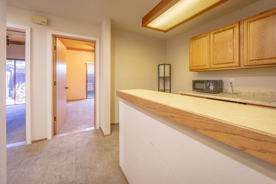 More Photos Of 1036 Sir Francis Drake Blvd, Kentfield Office For Lease