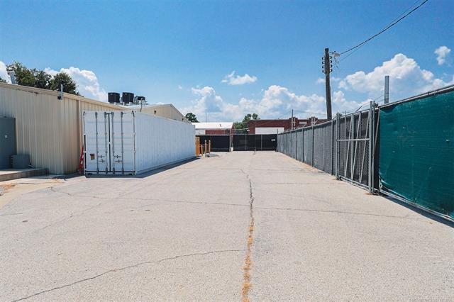 More Photos Of 114 S A St, Skiatook Warehouse For Sale
