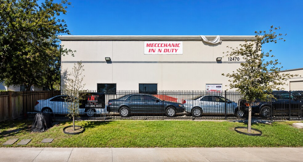 Primary Photo Of 12462-12470 W Bellfort Blvd, Houston Light Distribution For Lease