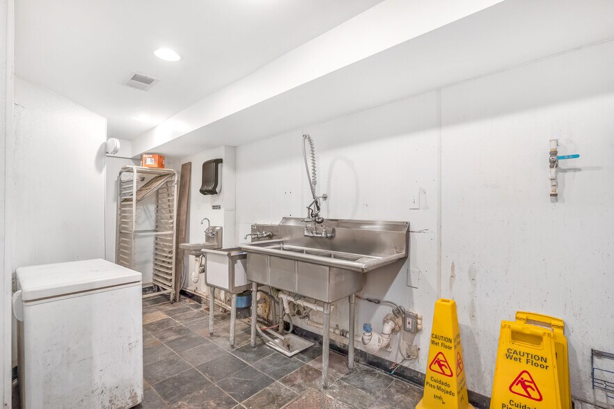 More Photos Of 1421 H St NE, Washington Restaurant For Lease