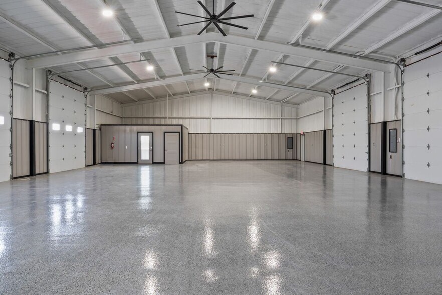 More Photos Of 2036 Seaborn Road Building 3 Suite A, Ponder Warehouse For Lease