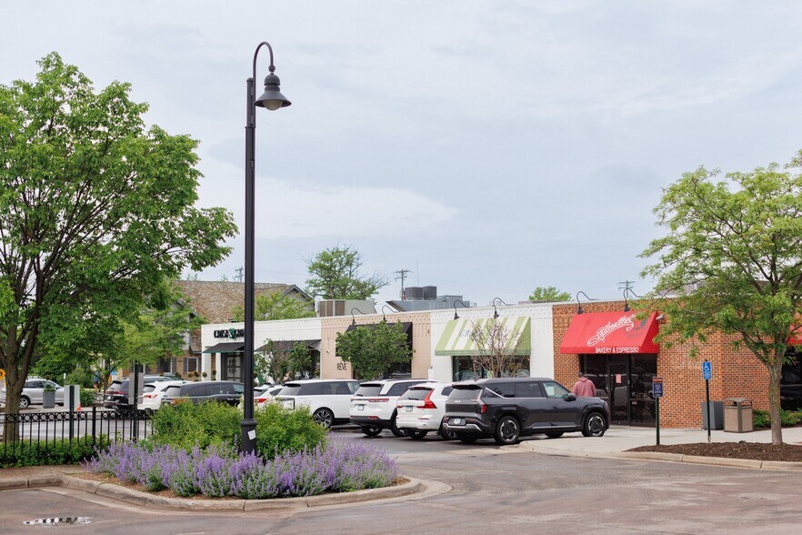More Photos Of 755-795 E Lake St, Wayzata Storefront For Lease
