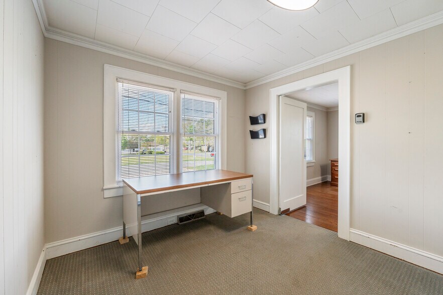 More Photos Of 2310 Concord Lake Rd, Kannapolis Office Residential For Lease