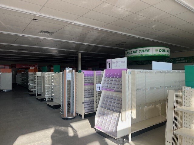 More Photos Of 102 SD-47, Reliance General Retail For Lease