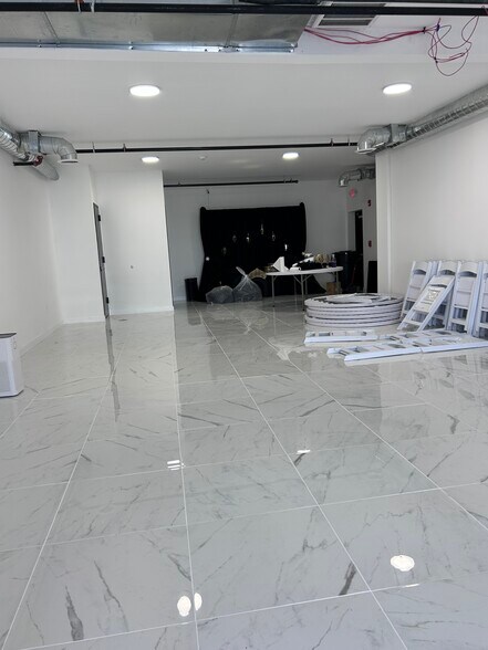 More Photos Of 1018-1020 S Orange Ave, Newark General Retail For Sale