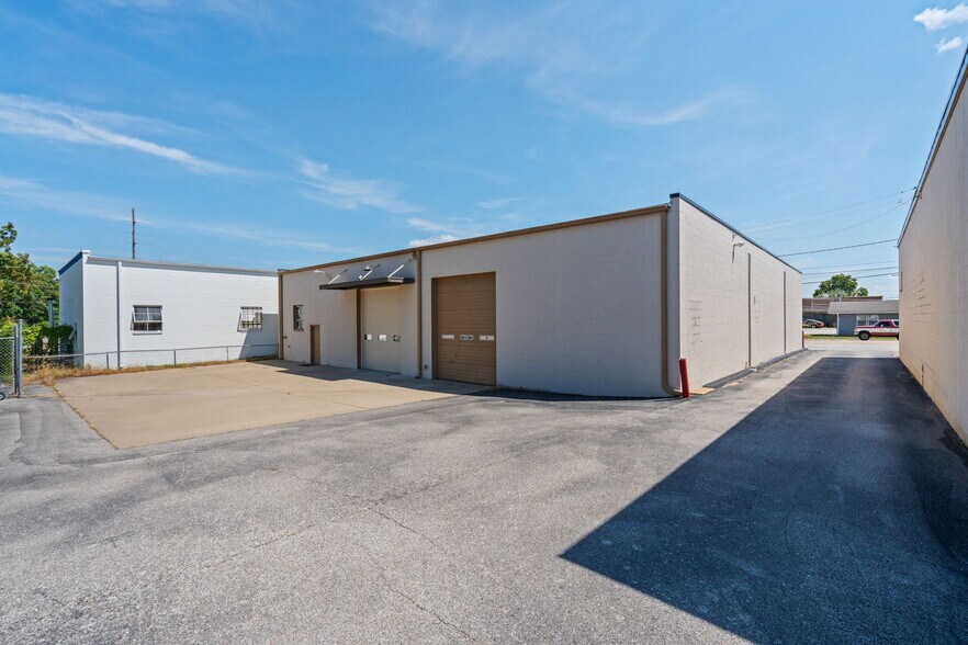 More Photos Of 311 N Waverly Ave, Springfield Warehouse For Lease