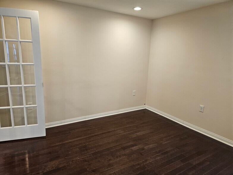 More Photos Of 27 S Royal Ave, Front Royal Medical For Lease