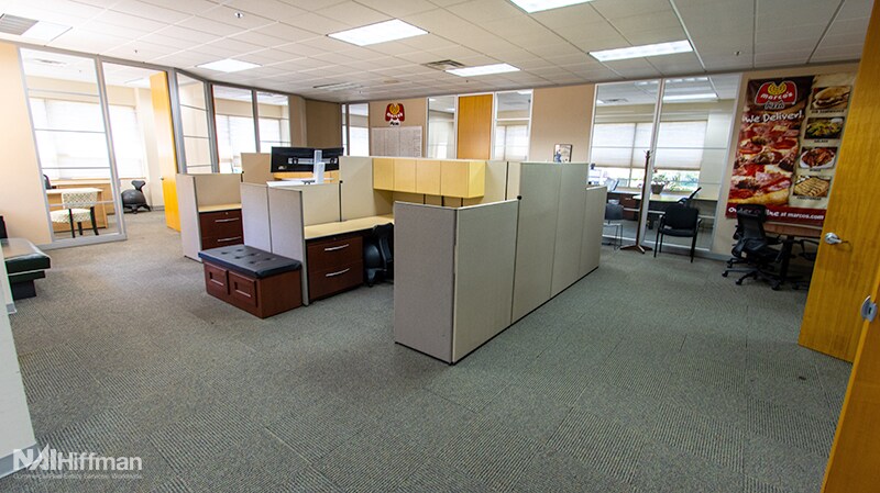 More Photos Of 2500 Lehigh Ave, Glenview Flex For Lease