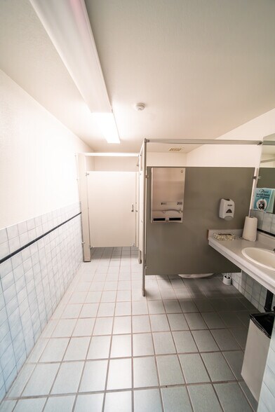 More Photos Of 1550 N Norma St, Ridgecrest Office For Lease
