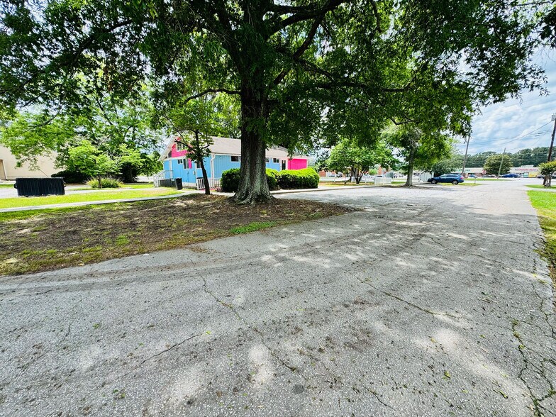 More Photos Of 685 N Jeff Davis Dr, Fayetteville Freestanding For Sale