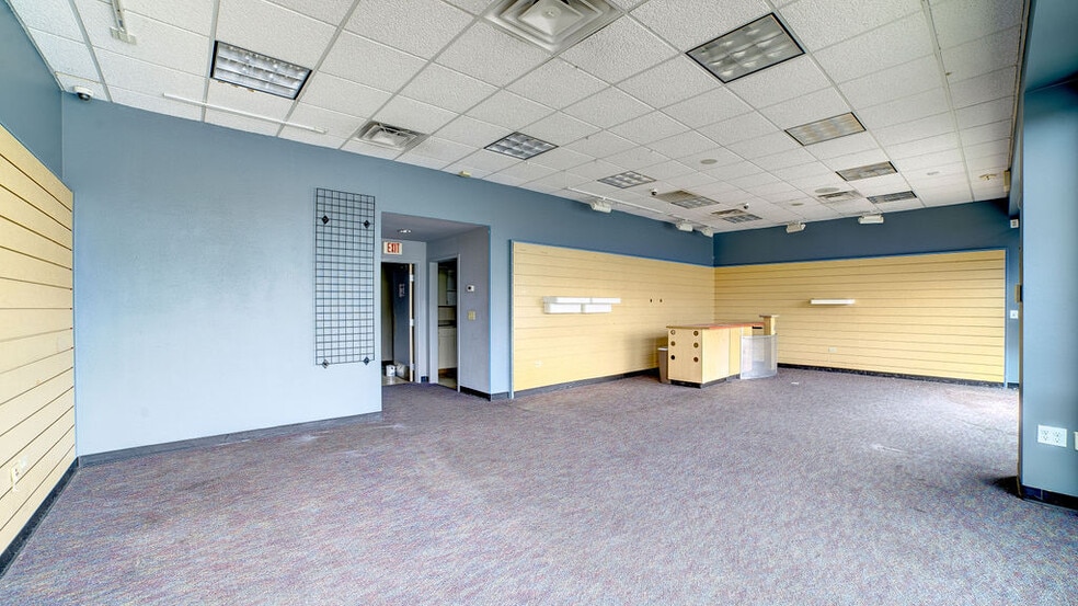 More Photos Of 2028 N Main St, Miami Unknown For Lease