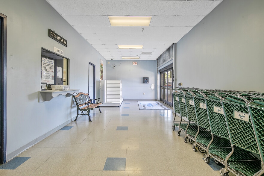 More Photos Of 4600-4610 Bragg Blvd, Fayetteville General Retail For Sale