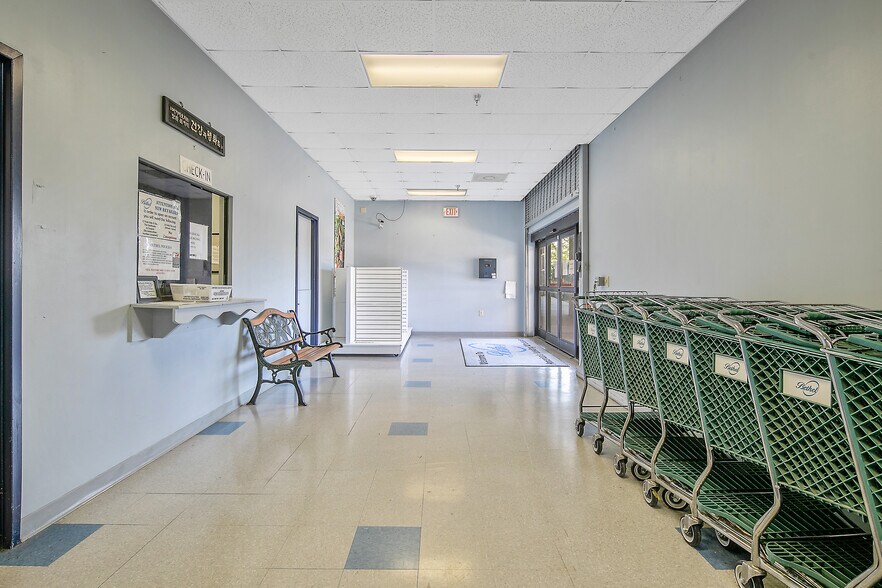 More Photos Of 4600-4610 Bragg Blvd, Fayetteville General Retail For Sale