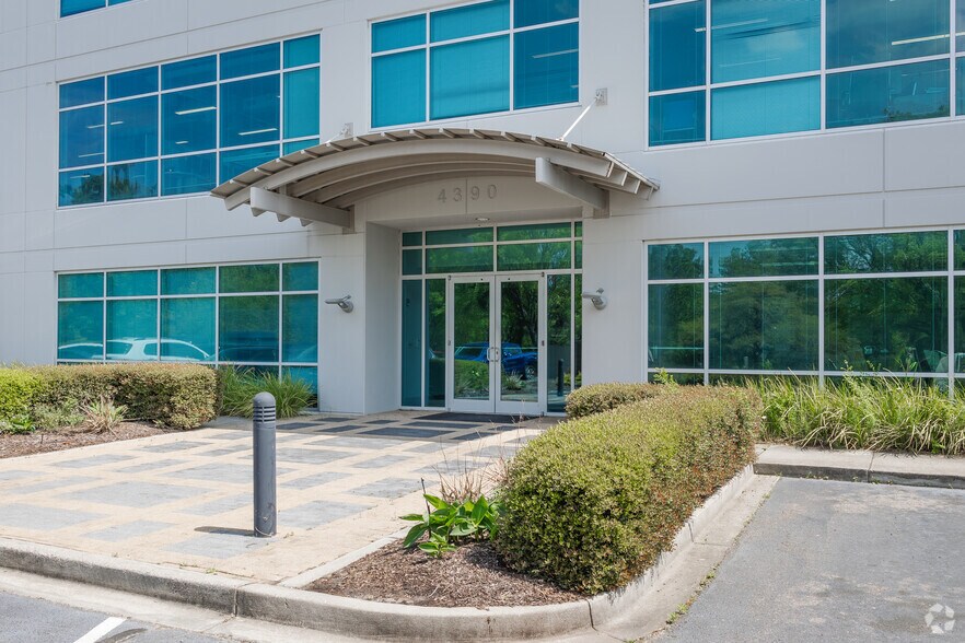 More Photos Of 4390 Belle Oaks Dr, North Charleston Office For Sale