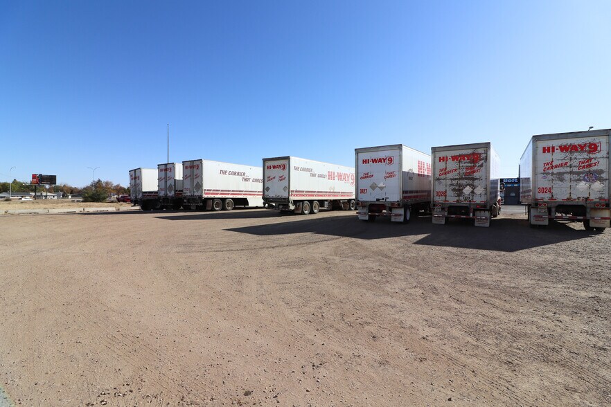More Photos Of 662 15 St SW, Medicine Hat Industrial For Sale