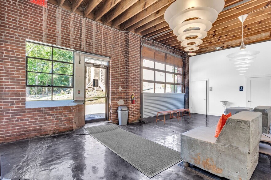 More Photos Of 12461 Veterans Memorial Hwy, Douglasville Loft Creative Space For Lease