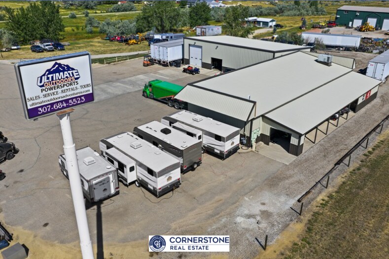 More Photos Of 1121 S Main St, Buffalo Service Station For Sale