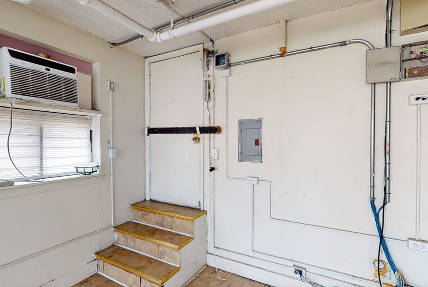 More Photos Of 4850 W North Ave, Chicago Apartments For Lease